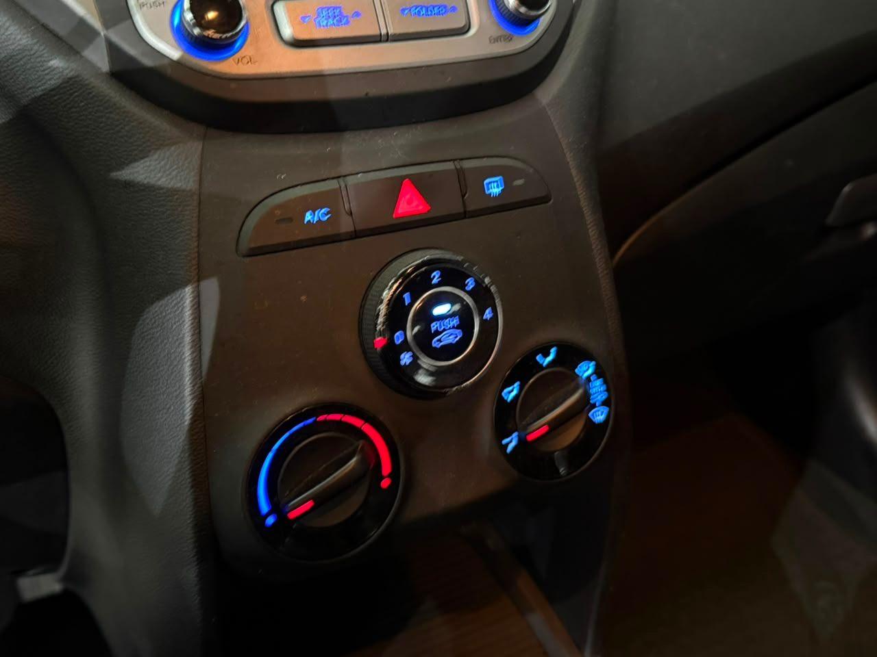 Foto numero 7 do veiculo Hyundai HB20 Comfort Plus 1.0 TB Flex 12V Mec.  - Branca - 2018/2018