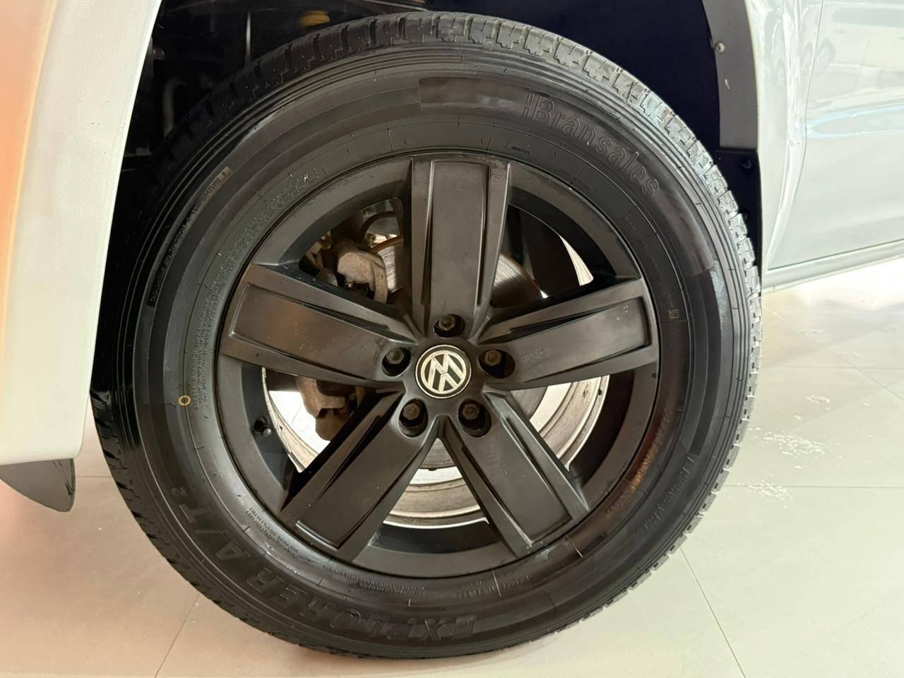 Foto numero 16 do veiculo Volkswagen Amarok High.CD 2.0 16V TDI 4x4 Dies. Aut  - Prata - 2014/2015