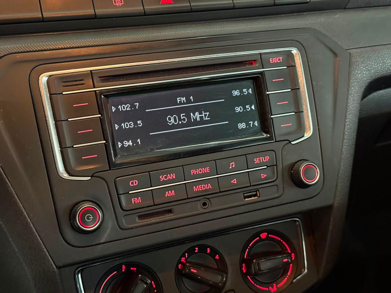 Foto numero 6 do veiculo Volkswagen Voyage 1.0 Flex 12V 4p  - Branca - 2022/2023
