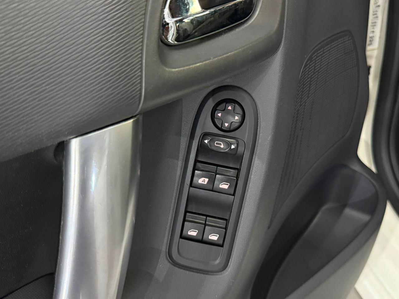 Foto numero 8 do veiculo Citroën C3 Tendance 1.5 Flex 8V 5p Mec. - Branca - 2014/2015