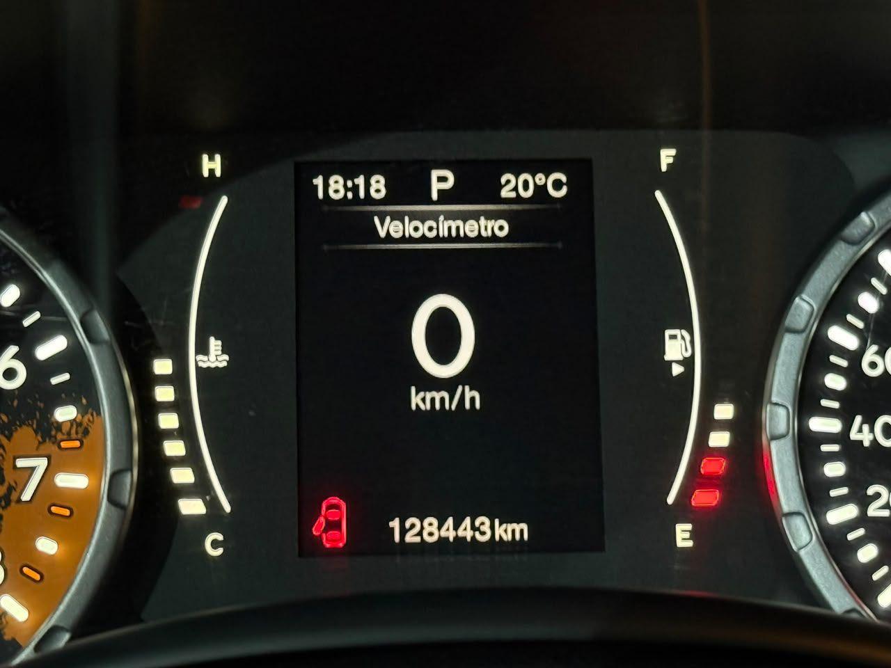 Foto numero 5 do veiculo Jeep Renegade Sport 1.8 4x2 Flex 16V Aut. - Preta - 2015/2016