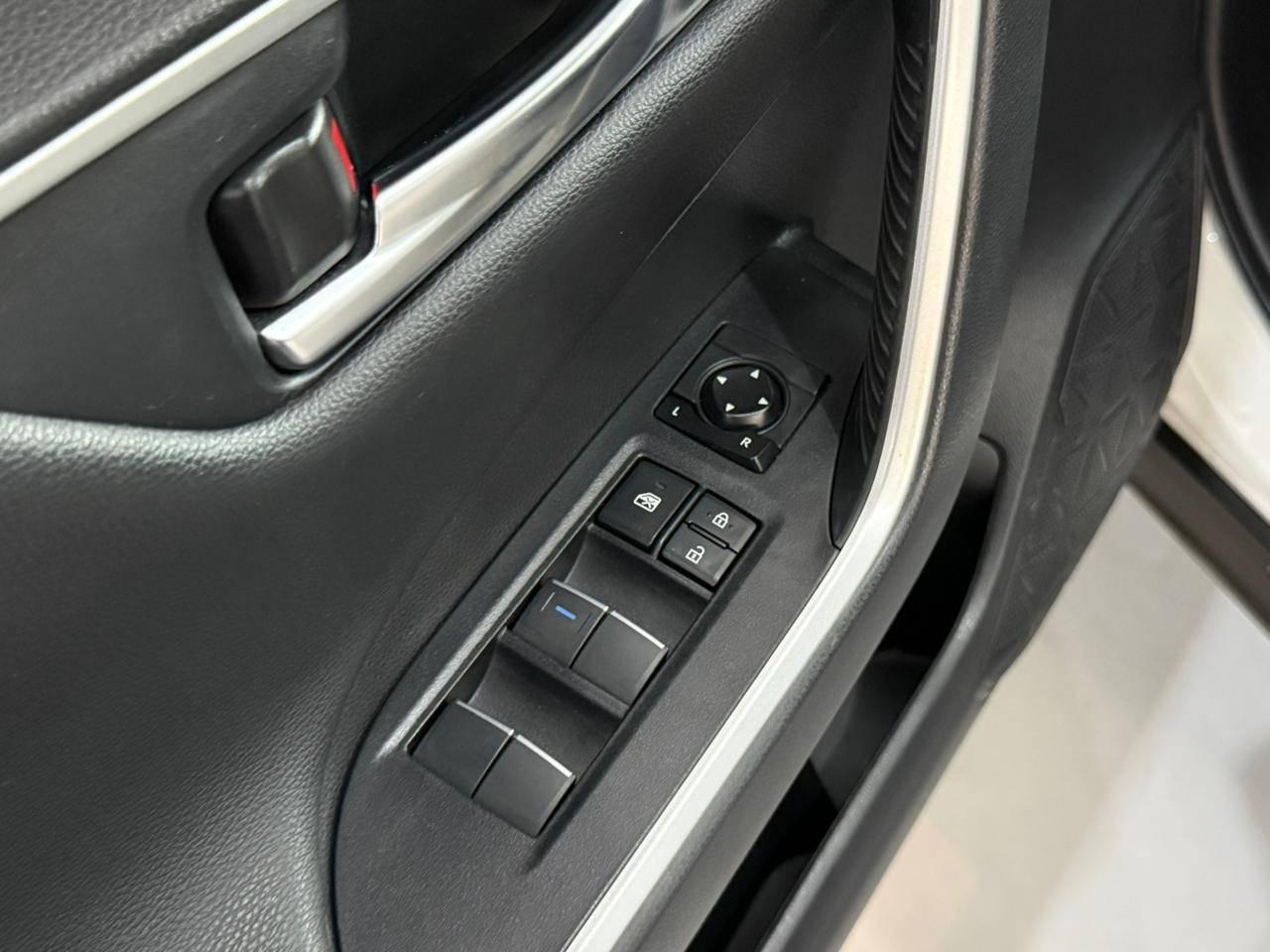Foto numero 11 do veiculo Toyota RAV-4 - Branca - 2021/2021