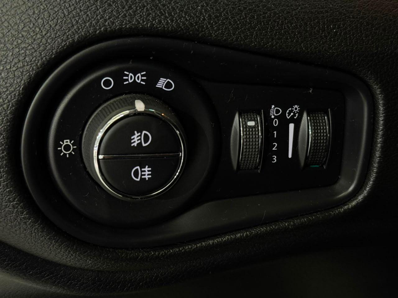 Foto numero 10 do veiculo Jeep Renegade LNGTD AT - Branca - 2019/2019