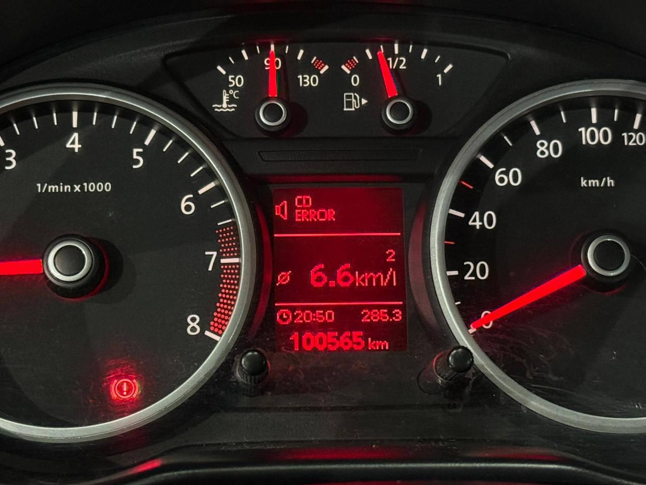 Foto numero 5 do veiculo Volkswagen Voyage COMF/Highli. 1.6 T.Flex 8V 4p  - Branca - 2011/2012