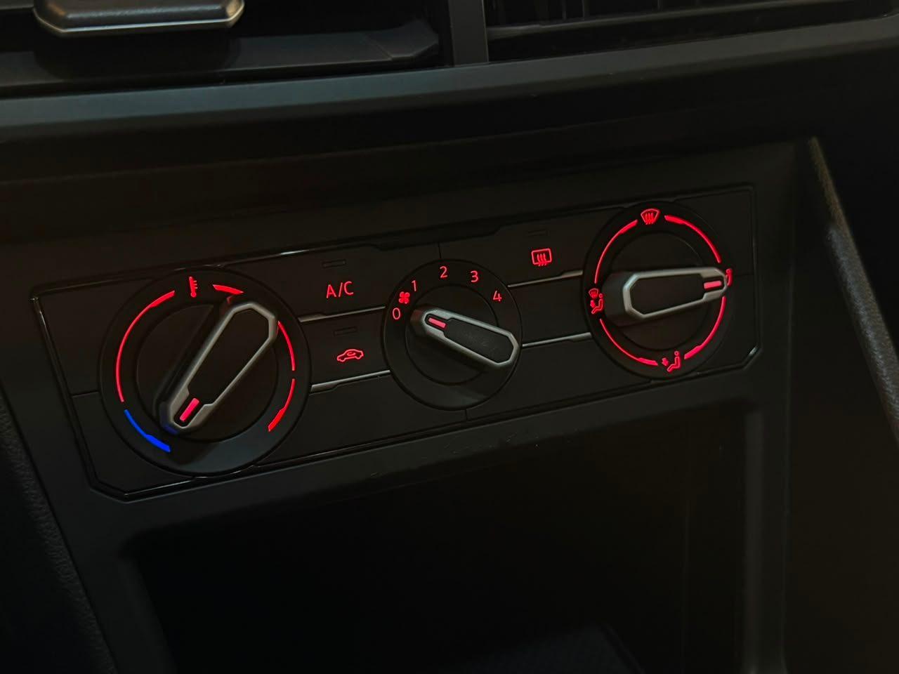 Foto numero 7 do veiculo Volkswagen Polo 1.0 Flex 12V 5p  - Branca - 2020/2021