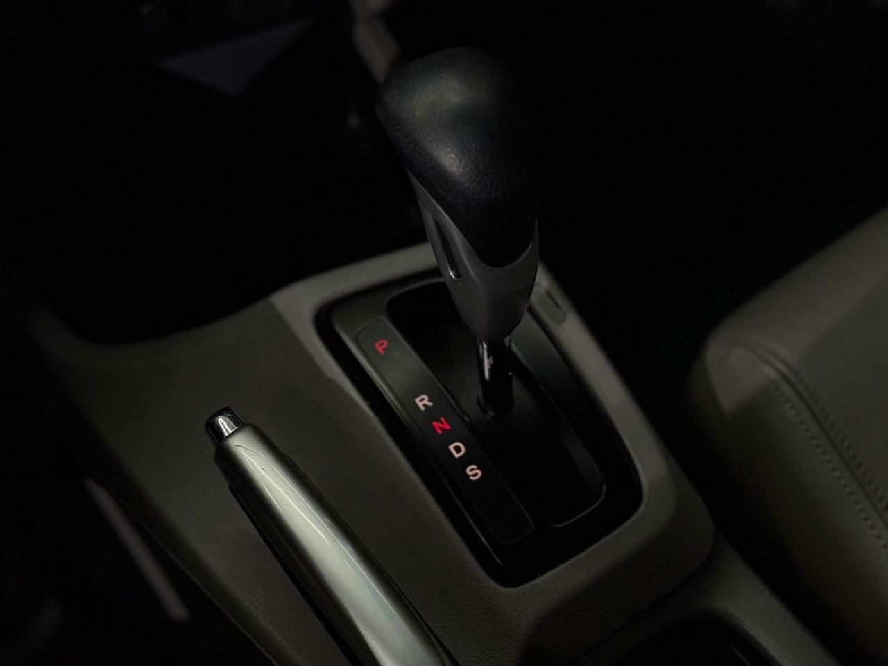 Foto numero 8 do veiculo Honda Civic LXR - Prata - 2015/2016