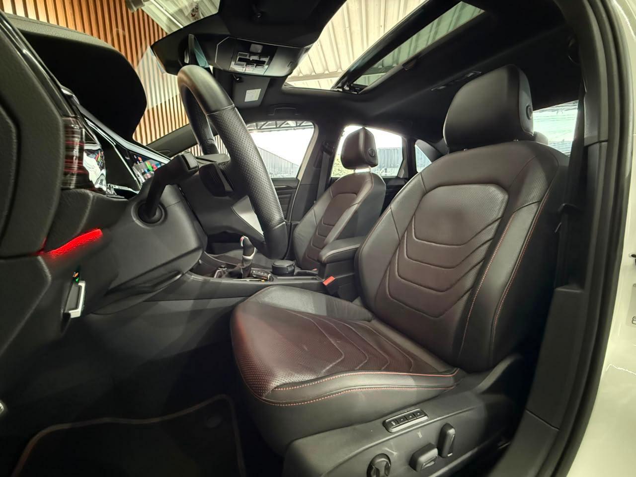 Foto numero 14 do veiculo Volkswagen Jetta /VW  GLI - Branca - 2023/2023