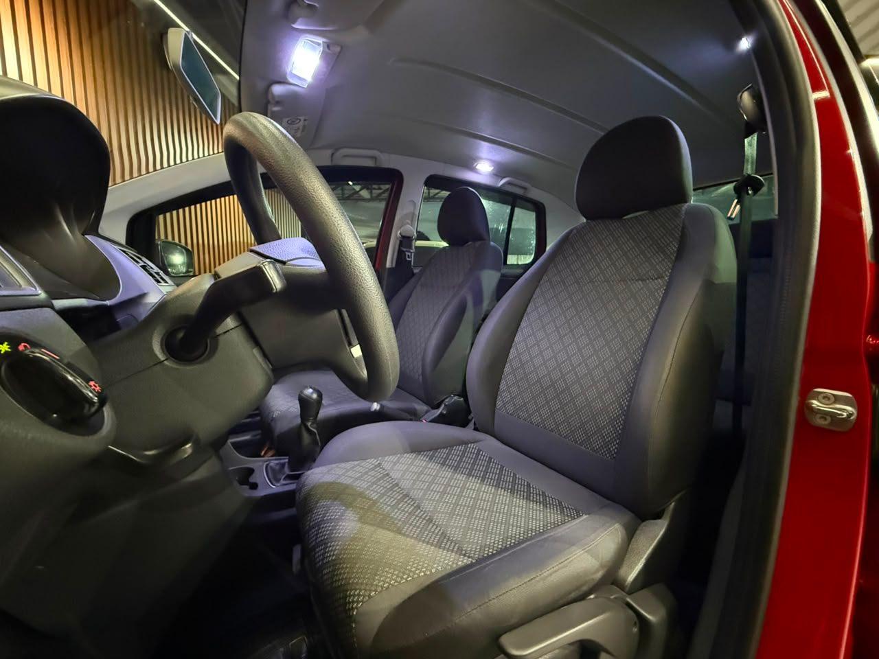 Foto numero 11 do veiculo Volkswagen Fox Trendline 1.0 Flex 8V 5p - Vermelha - 2015/2015