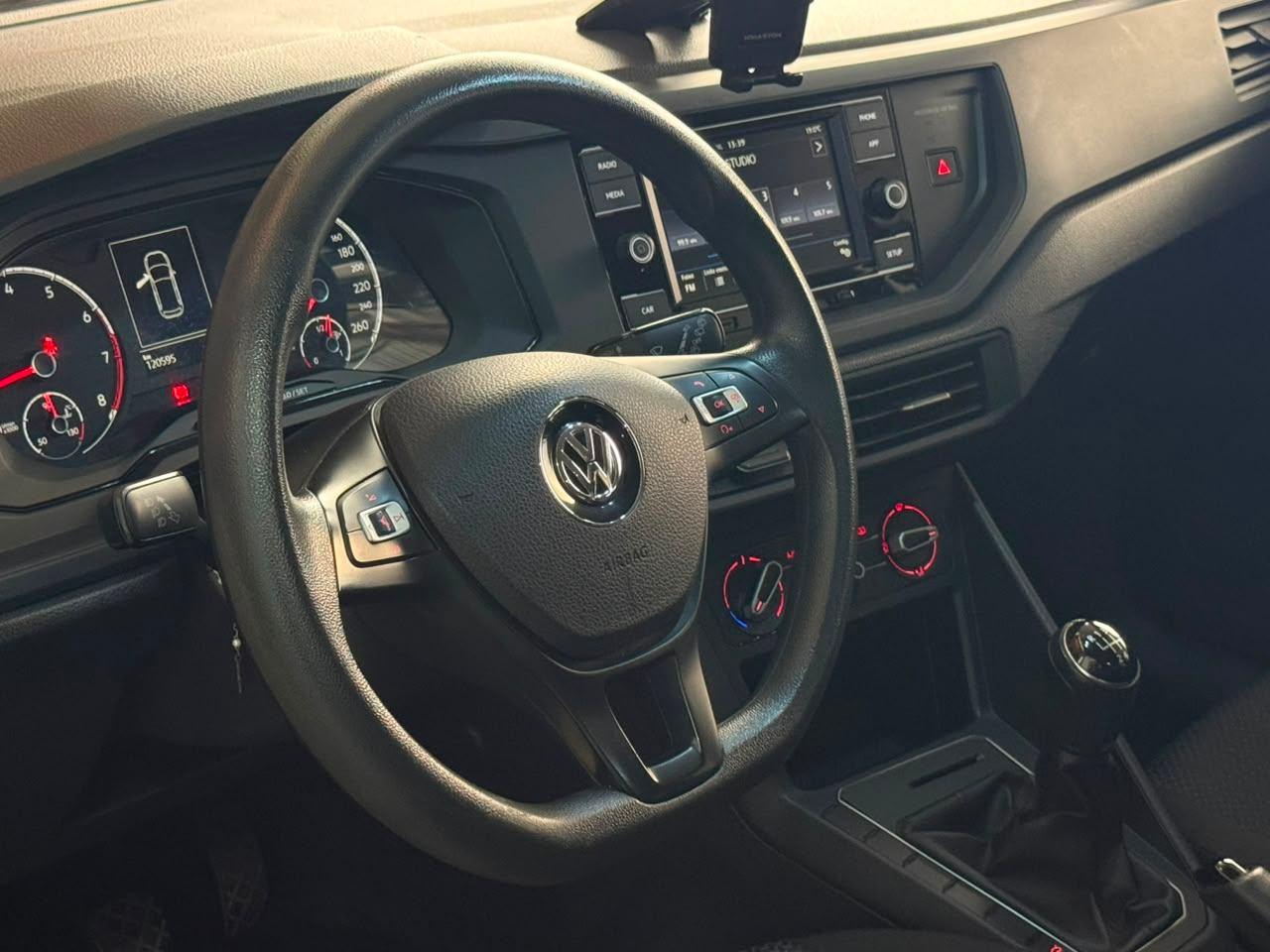 Foto numero 4 do veiculo Volkswagen Polo 1.0 Flex 12V 5p  - Branca - 2020/2021