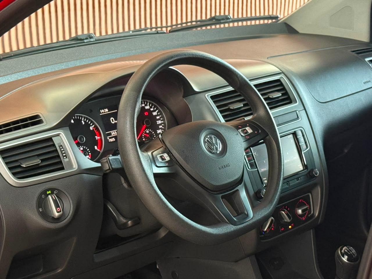 Foto numero 4 do veiculo Volkswagen Fox Connect 1.6 Flex 8V 5p  - Vermelha - 2019/2019