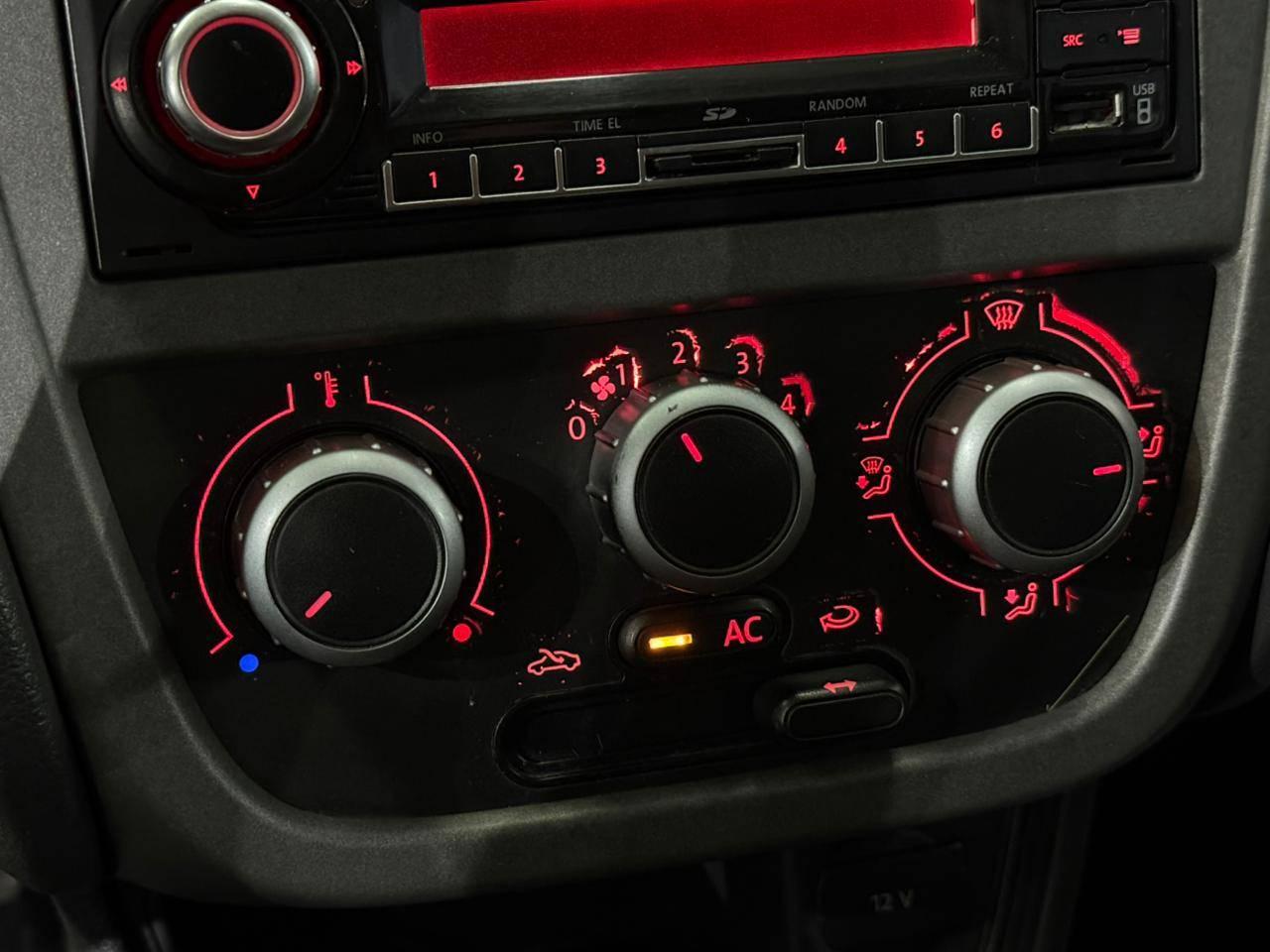 Foto numero 7 do veiculo Volkswagen Voyage COMF/Highli. 1.6 T.Flex 8V 4p  - Branca - 2011/2012
