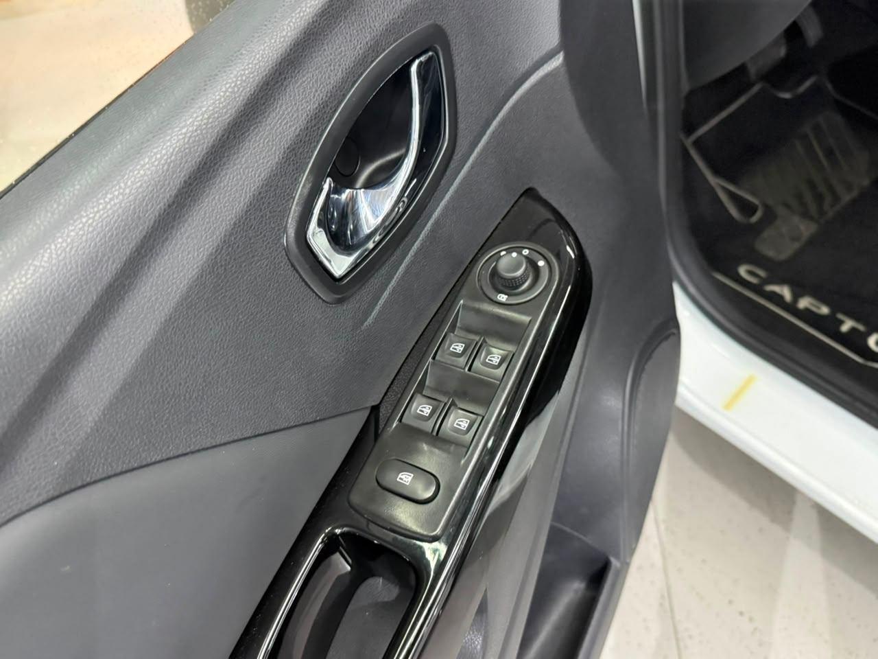 Foto numero 9 do veiculo Renault Captur Intense 1.6 16V Flex 5p Aut.  - Branca - 2018/2019
