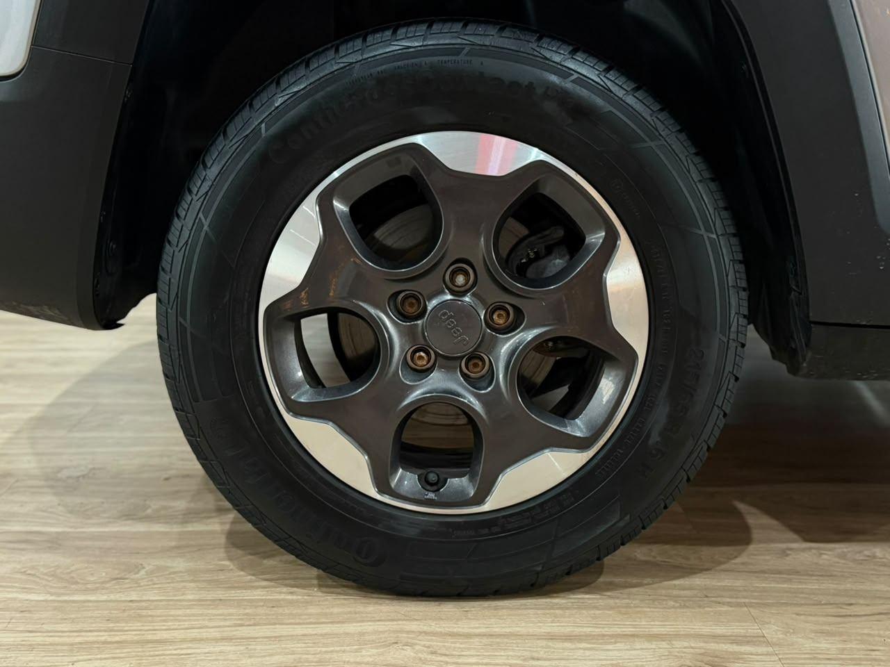 Foto numero 16 do veiculo Jeep Renegade 1.8 AT - Prata - 2019/2020