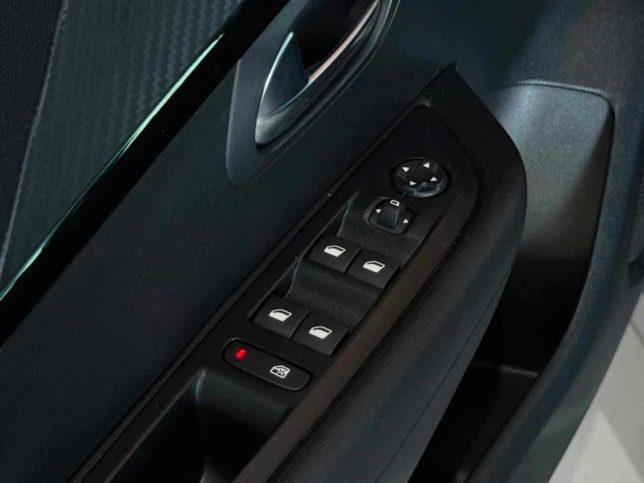Foto numero 7 do veiculo Peugeot 208 Style /  MT - Cinza - 2024/2025