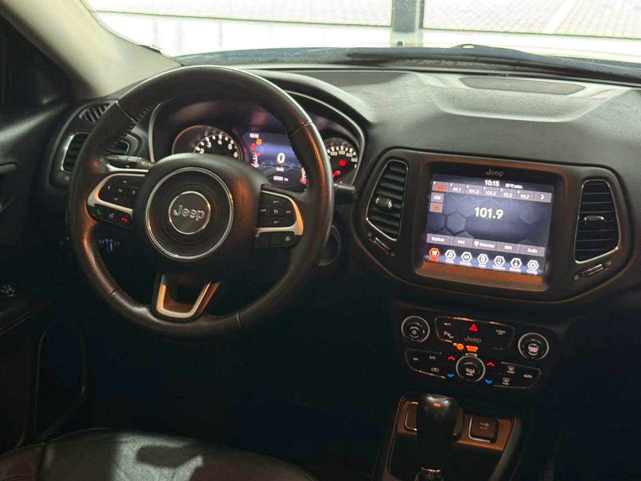 Foto numero 16 do veiculo Jeep Compass LONGITUDE 2.0 4x2 Flex 16V Aut.  - Cinza - 2020/2020