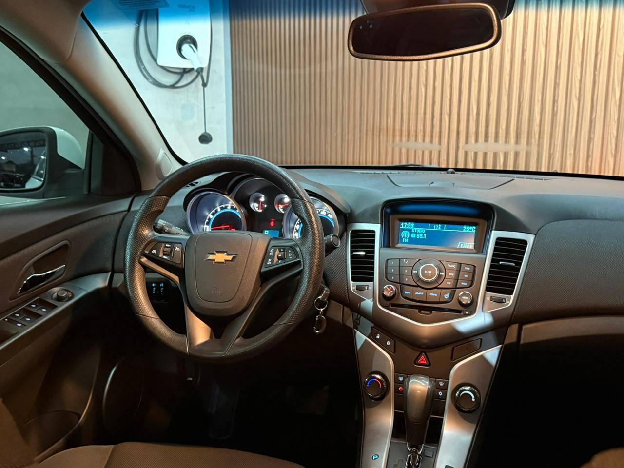 Foto numero 13 do veiculo Chevrolet Cruze LT NB - Branca - 2012/2012