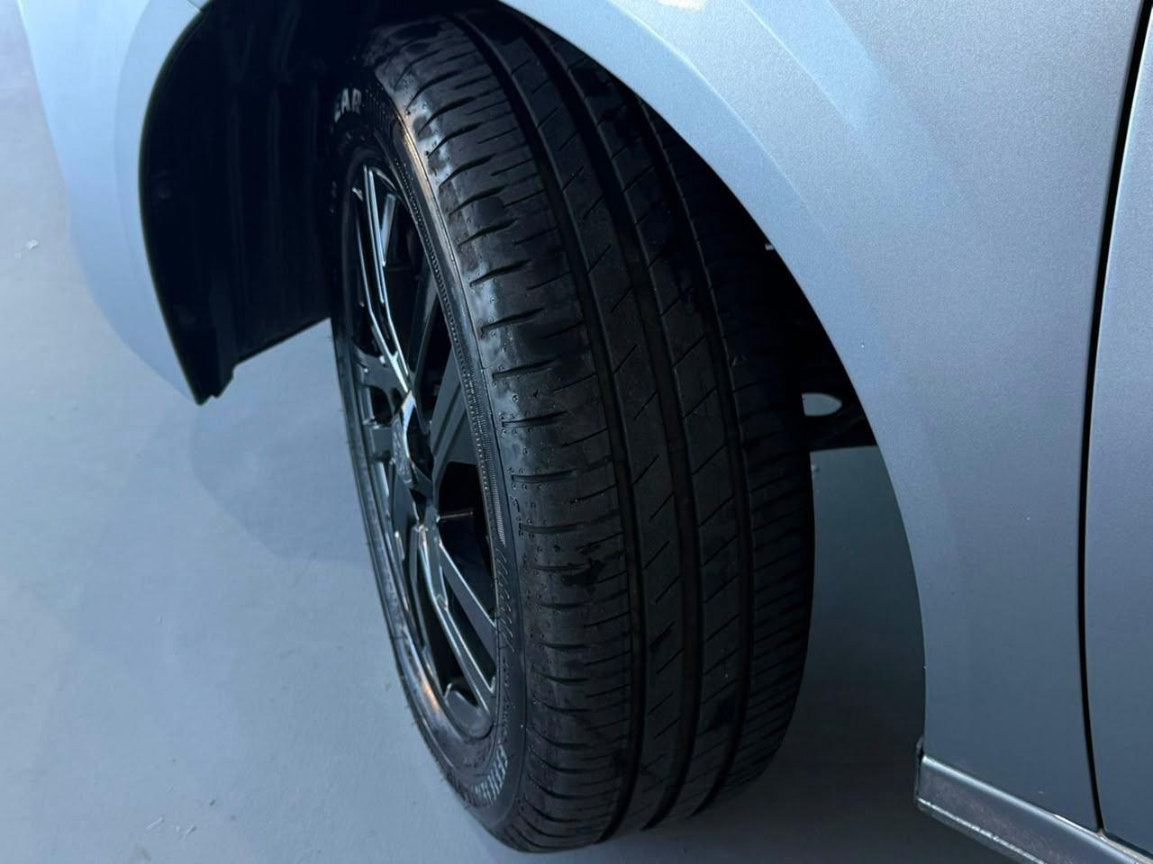 Foto numero 14 do veiculo Peugeot 208 Style /  MT - Cinza - 2024/2025