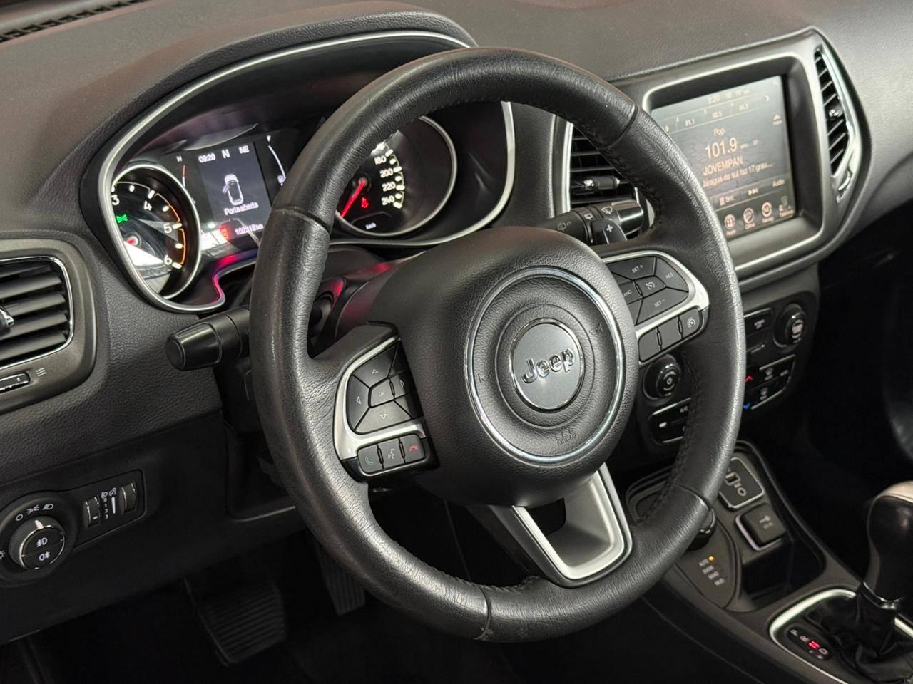 Foto numero 4 do veiculo Jeep Compass LONGITUDE 2.0 4x4 Dies. 16V Aut.  - Branca - 2017/2017