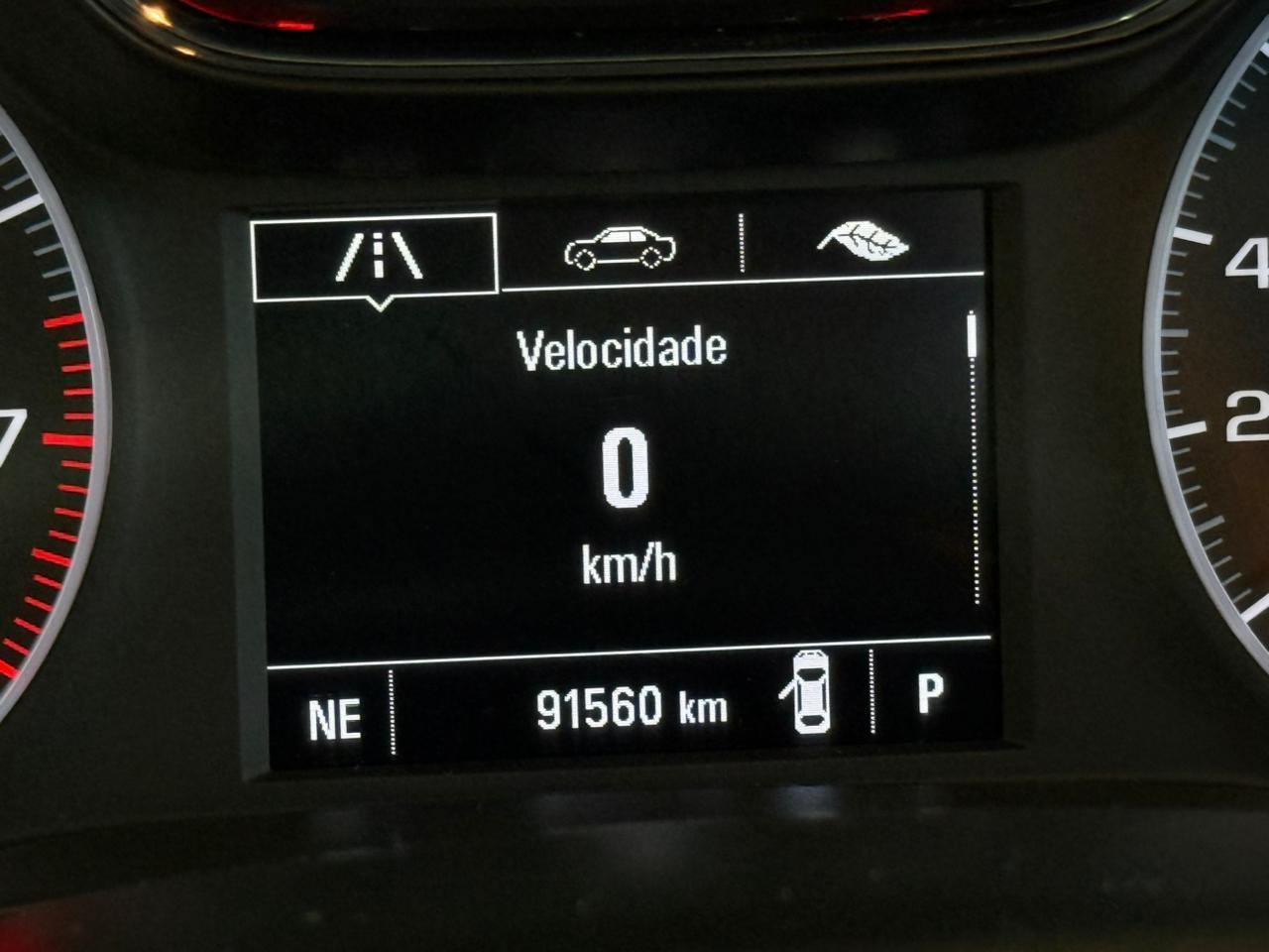 Foto numero 5 do veiculo Chevrolet Cruze /CHEV  LT NB AT - Branca - 2019/2020