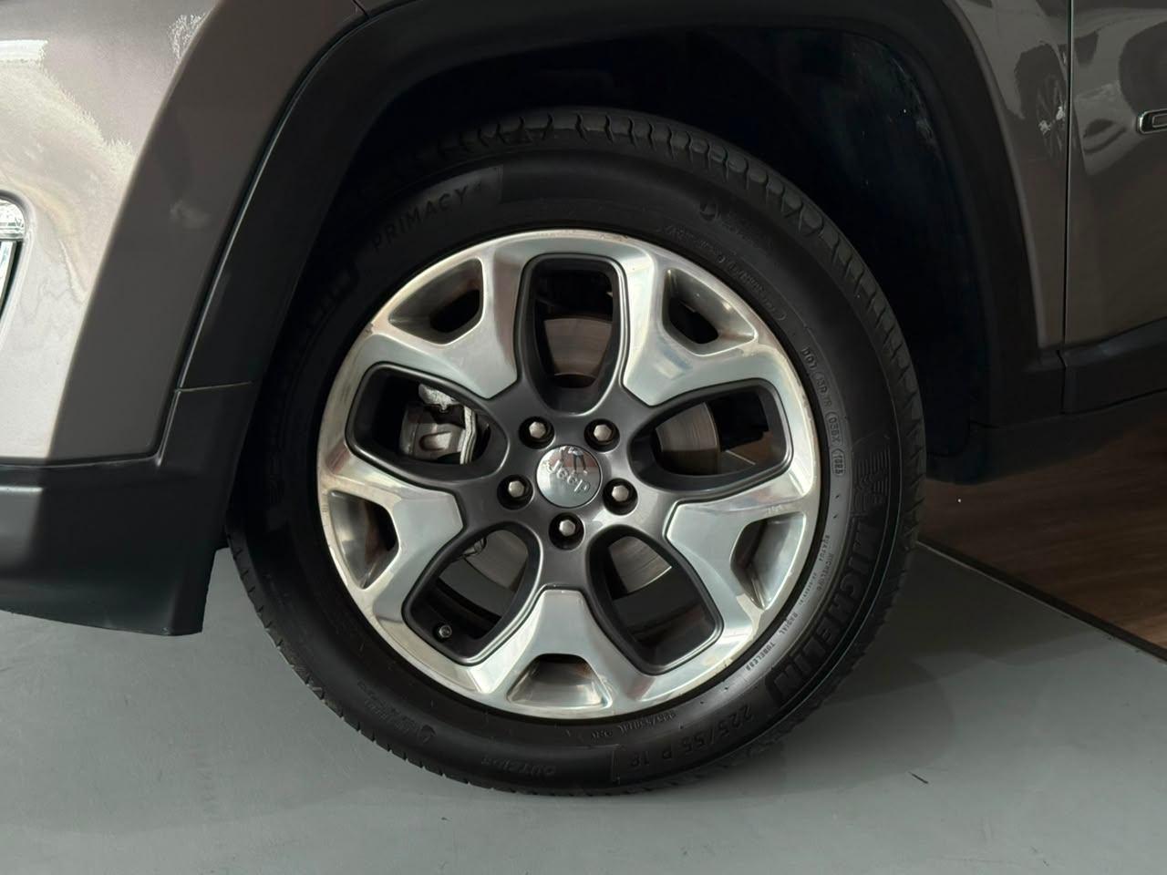 Foto numero 17 do veiculo Jeep Compass LONGITUDE 2.0 4x2 Flex 16V Aut.  - Cinza - 2020/2020