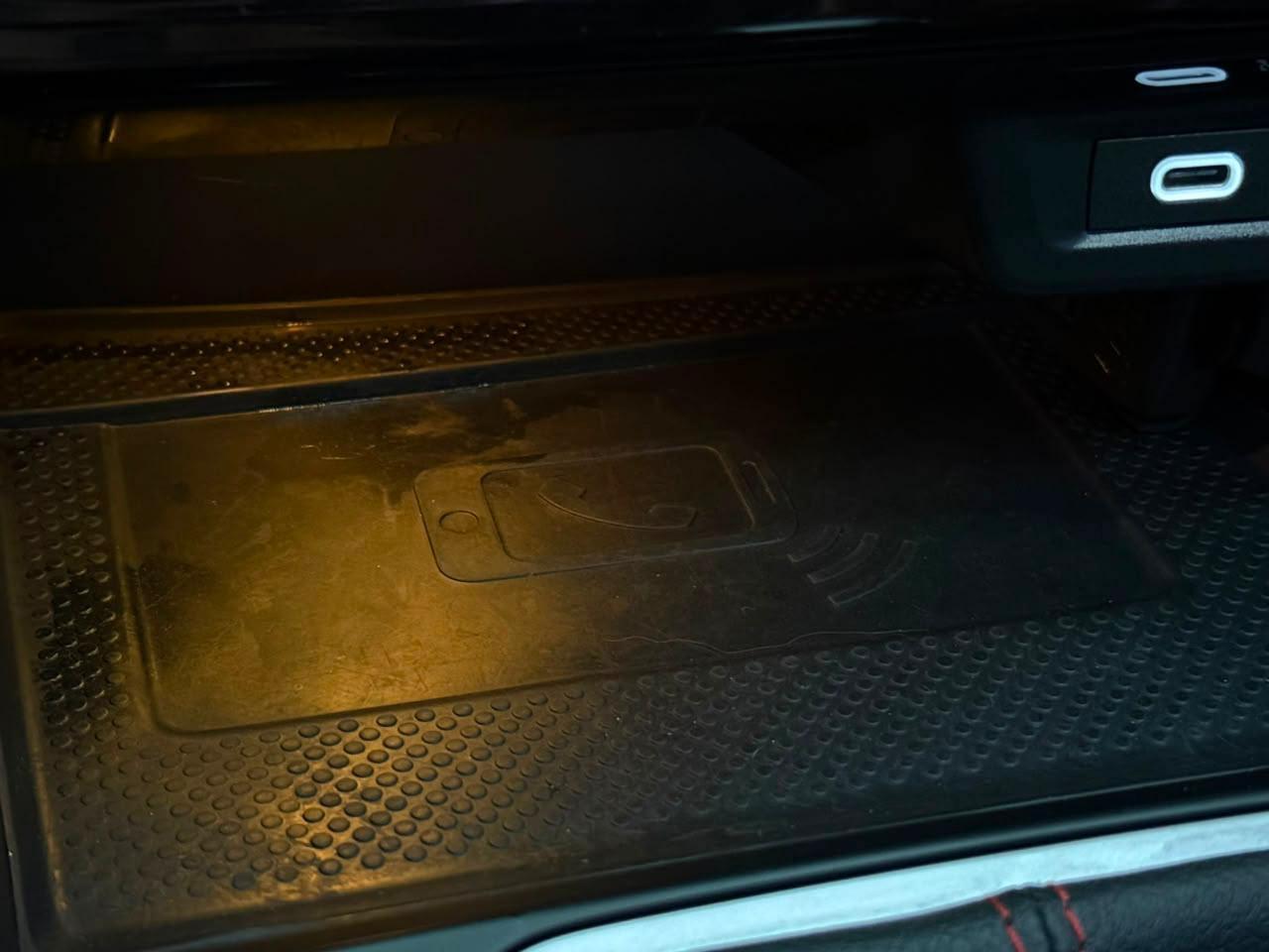 Foto numero 9 do veiculo Volkswagen Jetta /VW  GLI - Branca - 2023/2023