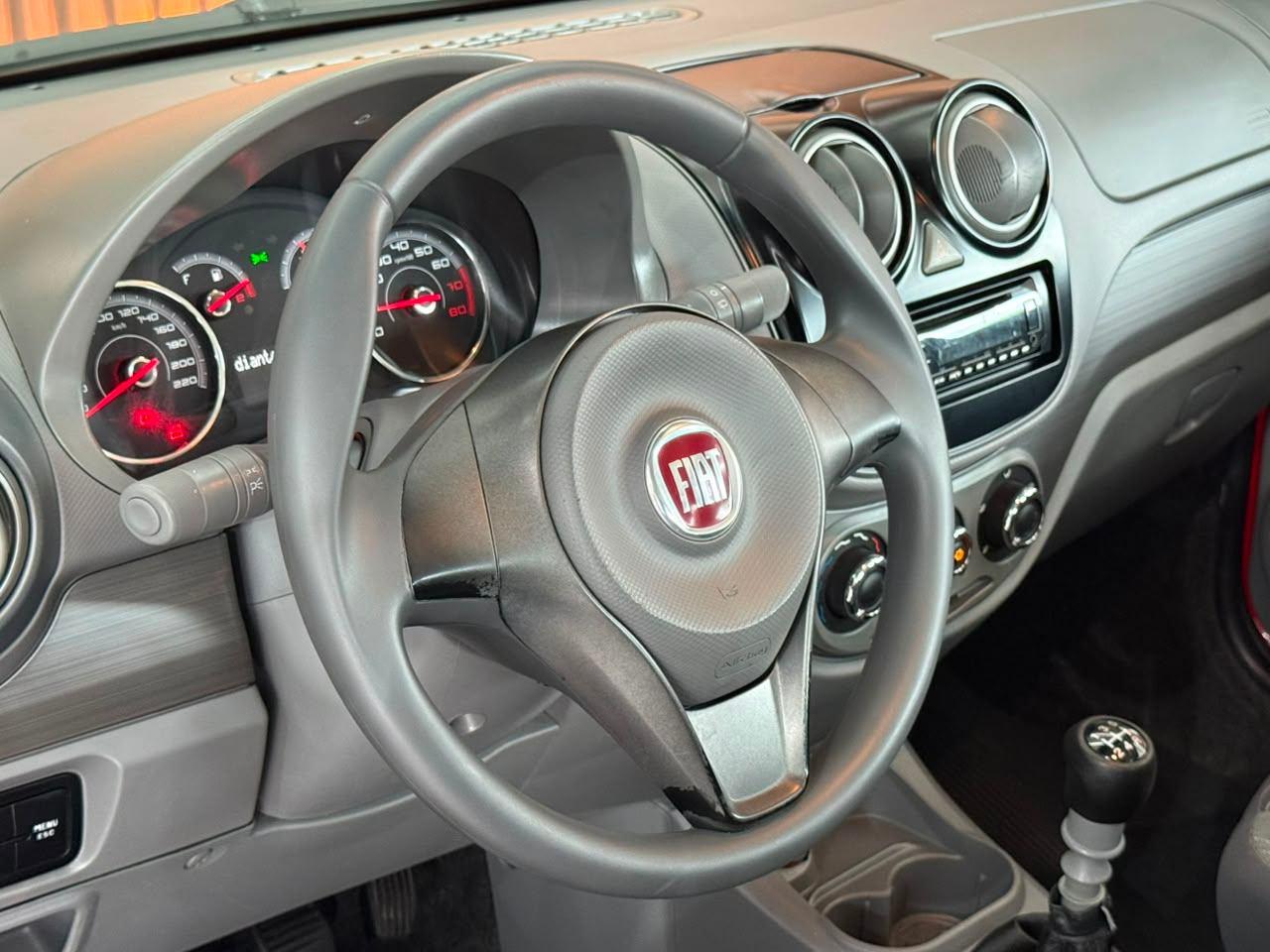Foto numero 4 do veiculo Fiat Palio ATTRACTIV 1.0 - Vermelha - 2014/2015
