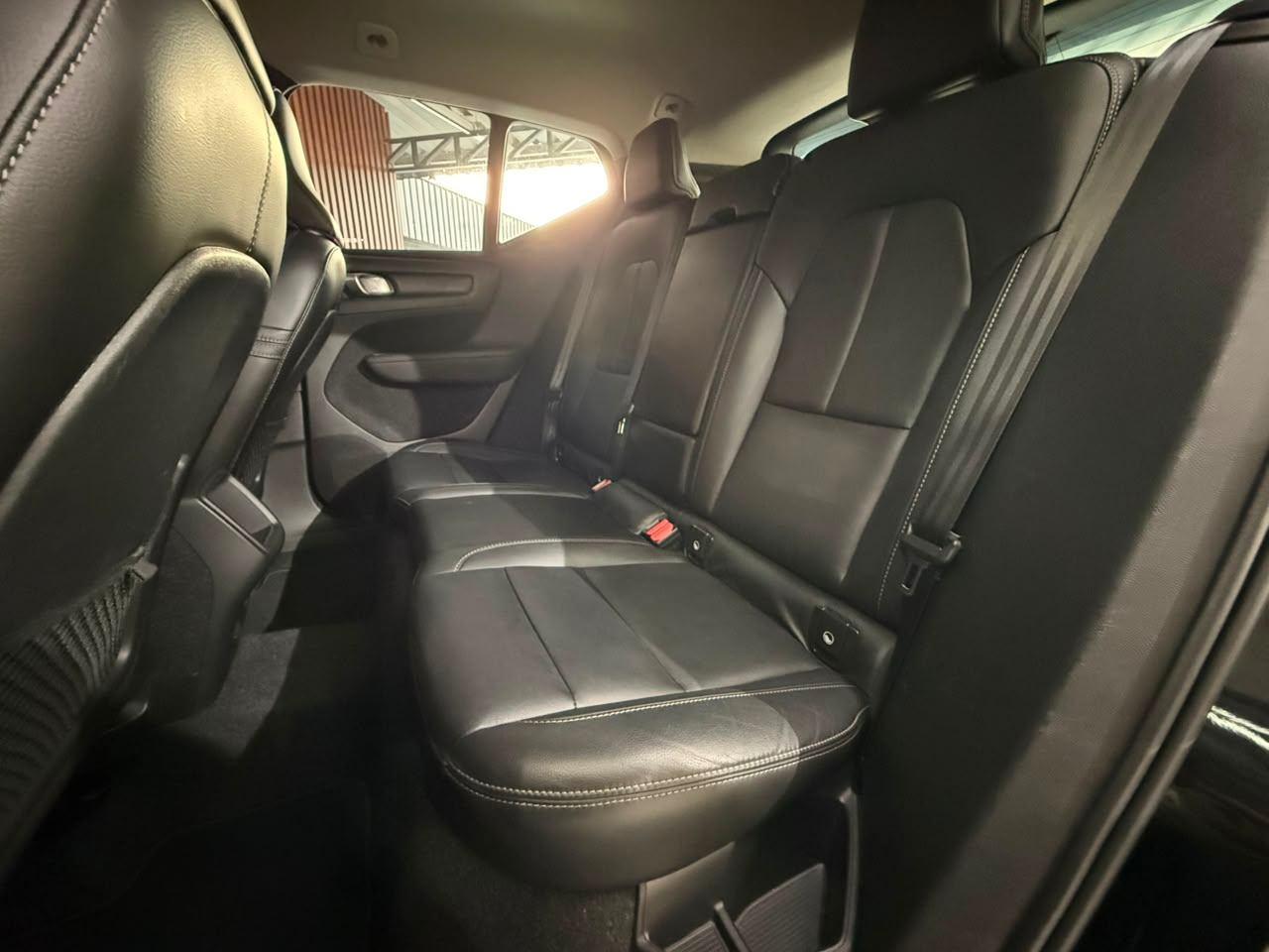 Foto numero 12 do veiculo Volvo XC40 T-4 2.0 190cv FWD  - Preta - 2018/2019