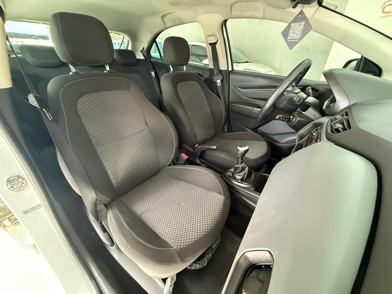 Foto numero 14 do veiculo Chevrolet Onix JOY Hatch 1.0 8V Flex 5p Mec.  - Branca - 2019/2020