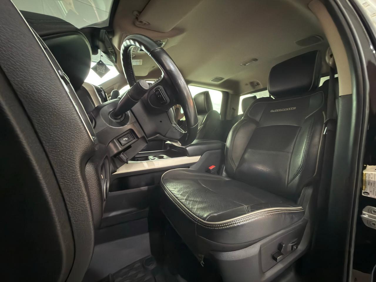 Foto numero 10 do veiculo Ram 3500 LARAMIE 6.7 TB CD 4x4 Diesel  - Preta - 2022/2022