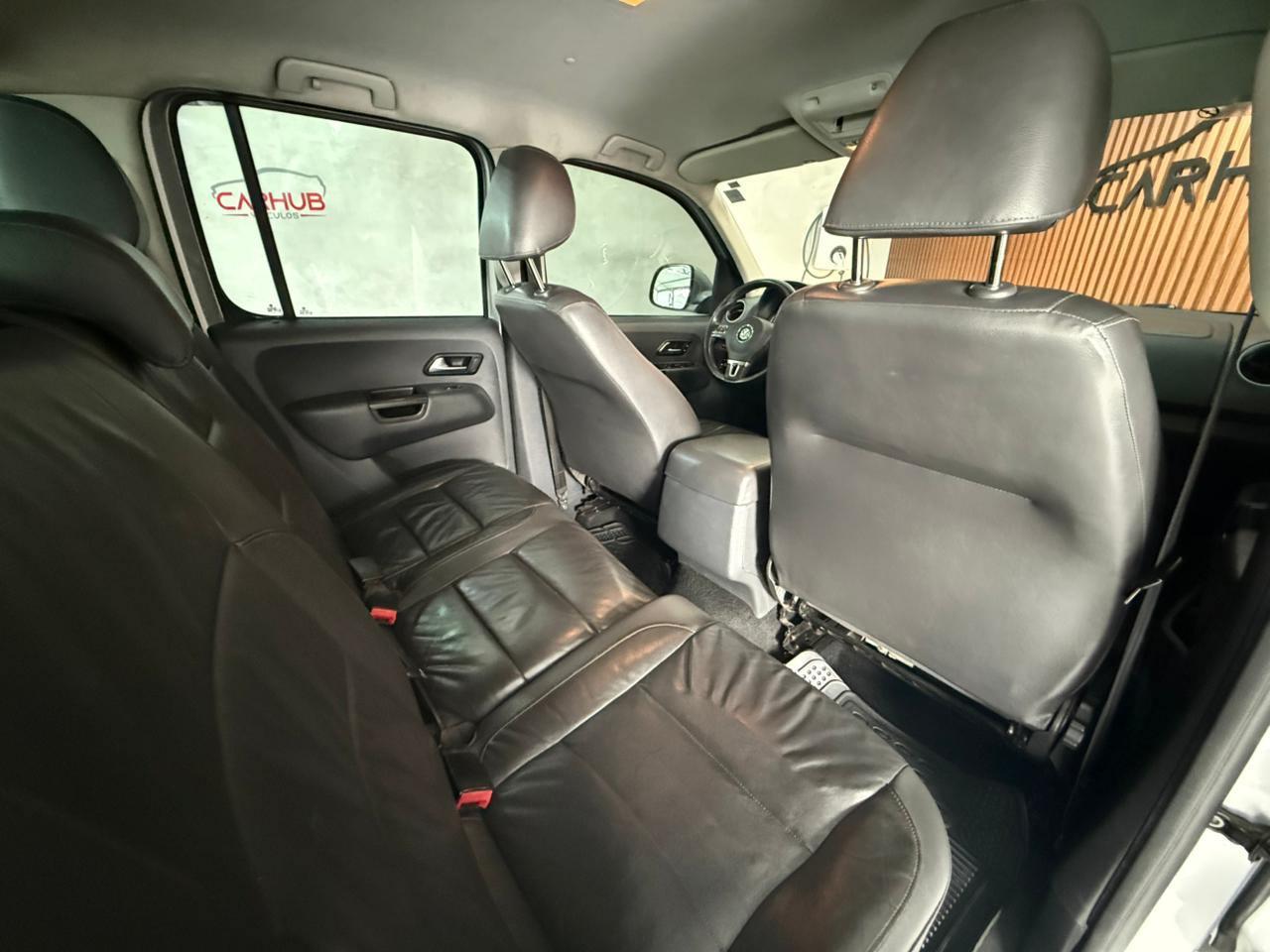 Foto numero 13 do veiculo Volkswagen Amarok High.CD 2.0 16V TDI 4x4 Dies. Aut  - Prata - 2014/2015