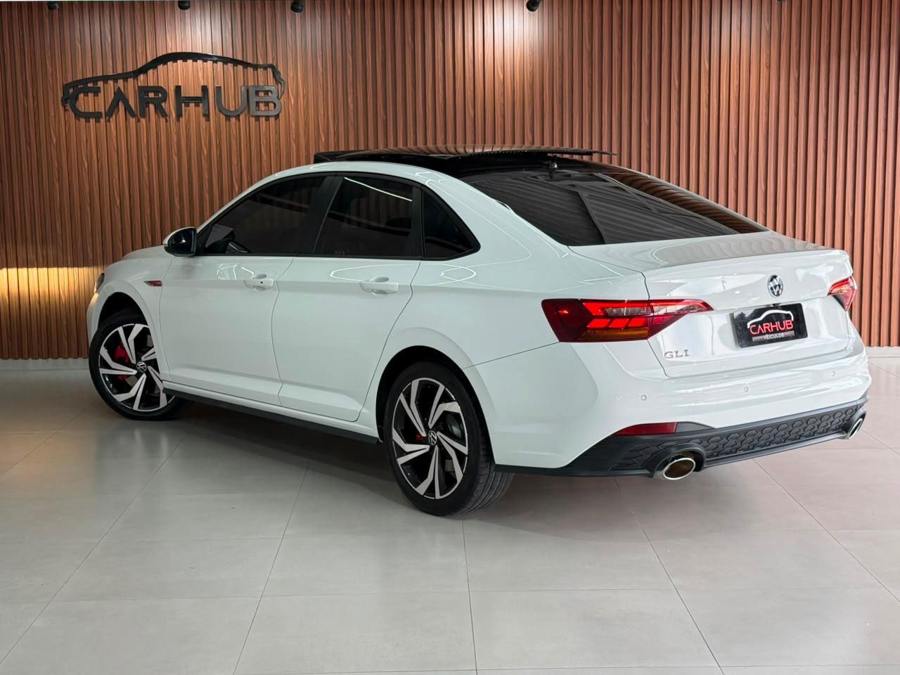 Foto numero 2 do veiculo Volkswagen Jetta /VW  GLI - Branca - 2023/2023