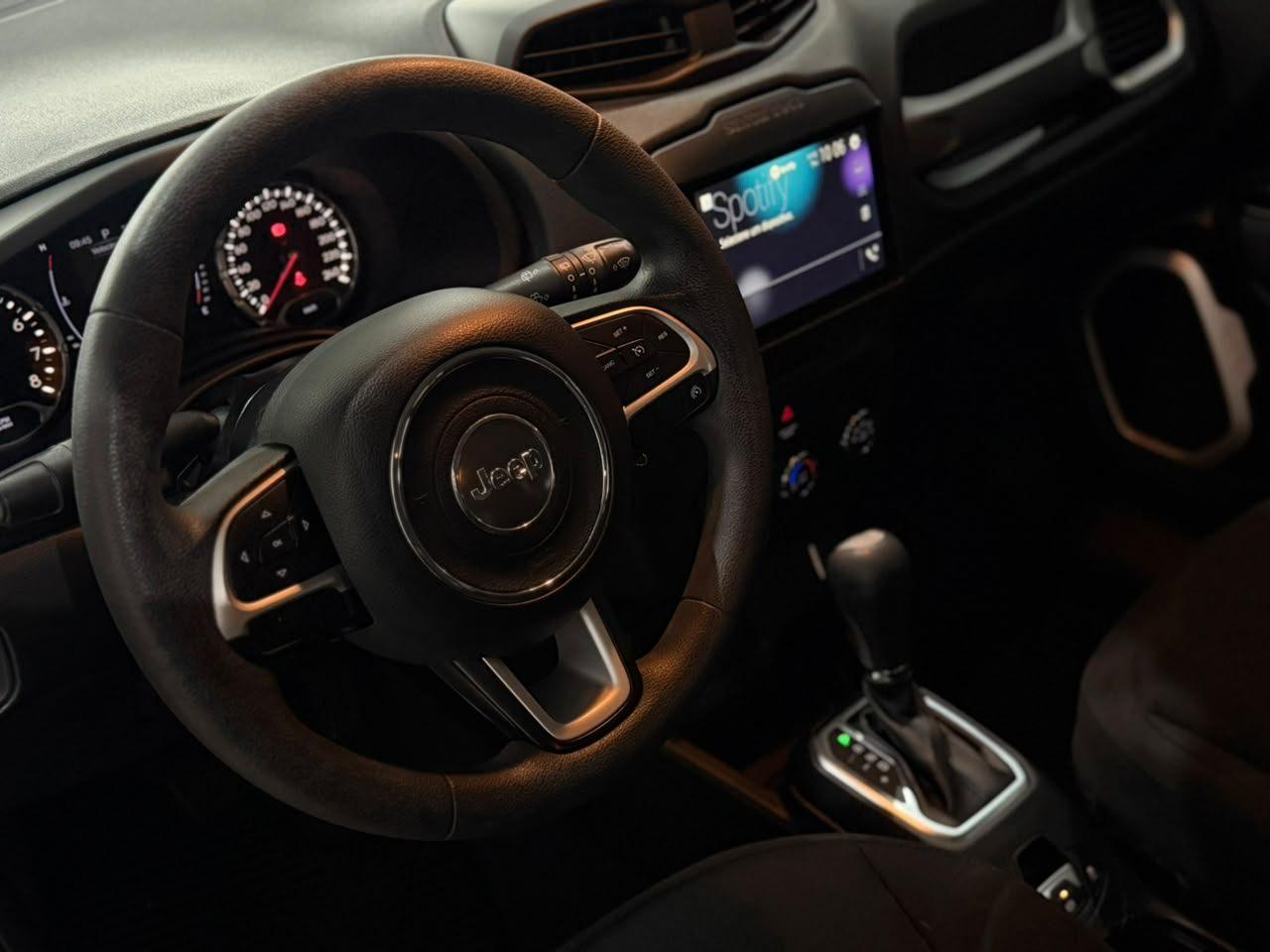 Foto numero 4 do veiculo Jeep Renegade 1.8 AT - Prata - 2019/2020