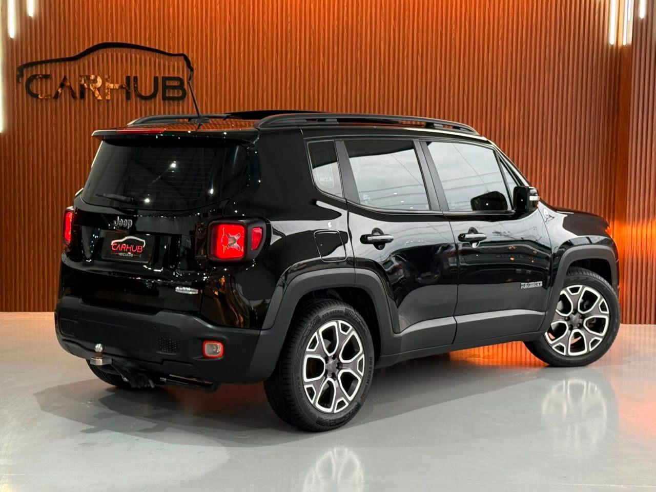 Foto numero 2 do veiculo Jeep Renegade Longitude 1.8 4x2 Flex 16V Aut.  - Preta - 2015/2016