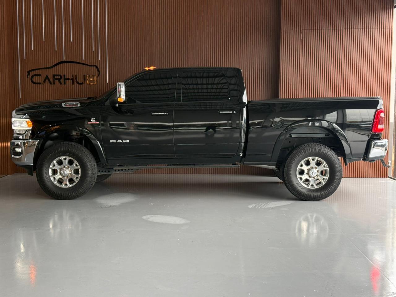 Foto numero 17 do veiculo Ram 3500 LARAMIE 6.7 TB CD 4x4 Diesel  - Preta - 2022/2022