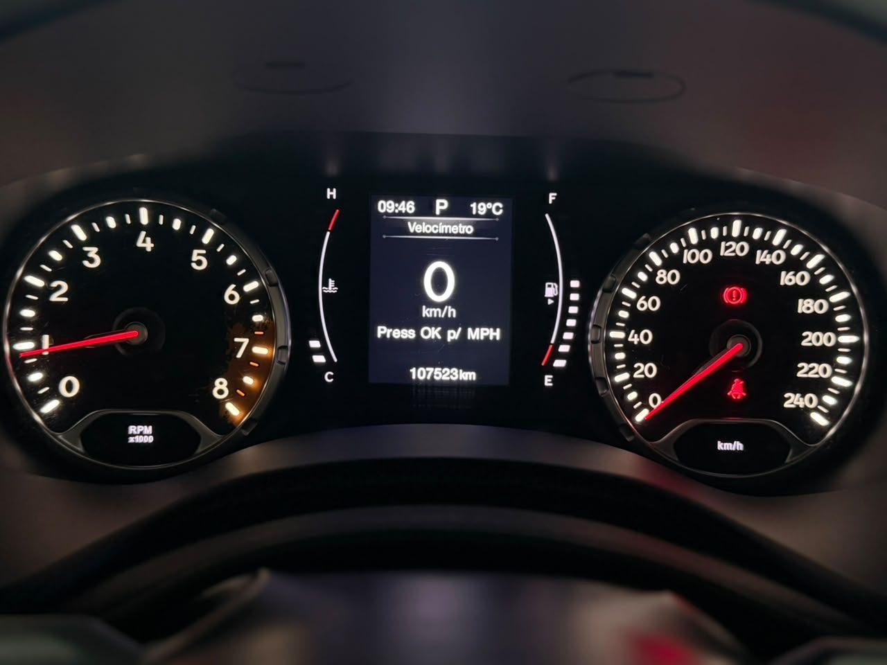 Foto numero 6 do veiculo Jeep Renegade 1.8 AT - Prata - 2019/2020