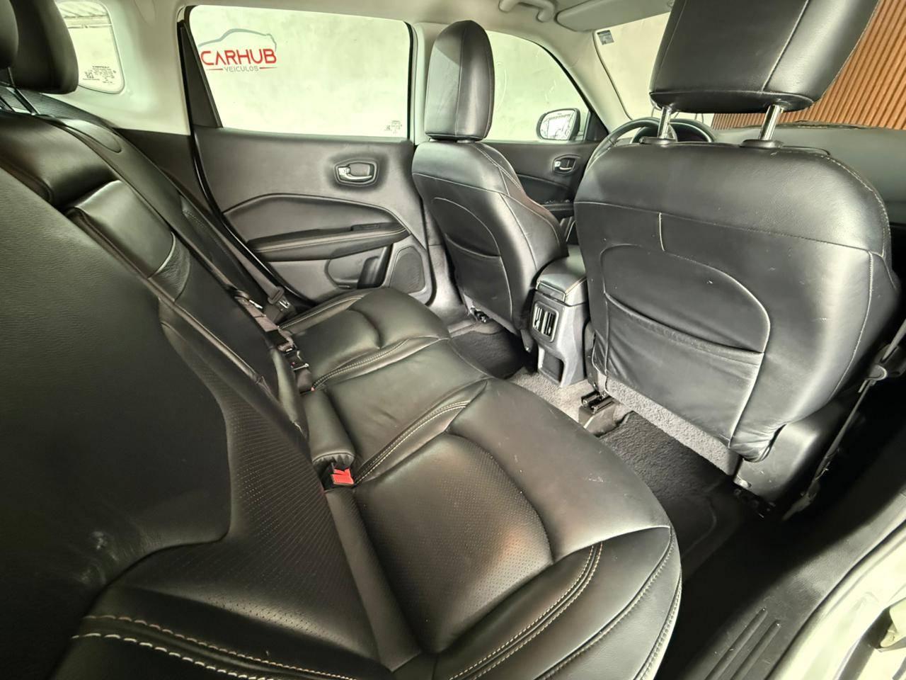 Foto numero 14 do veiculo Jeep Compass LONGITUDE 2.0 4x4 Dies. 16V Aut.  - Branca - 2017/2017