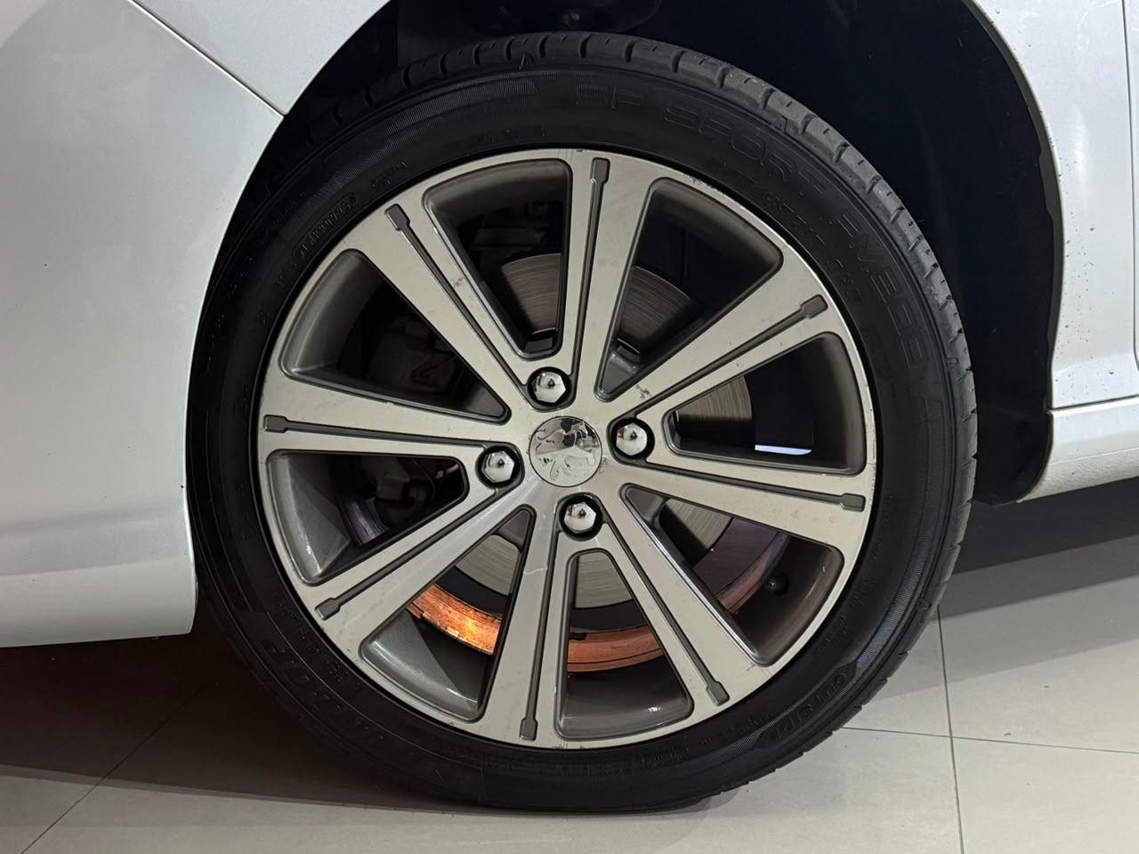 Foto numero 15 do veiculo Peugeot 308 Griffe 1.6 Turbo Flex 16V 5p Aut.  - Prata - 2016/2017