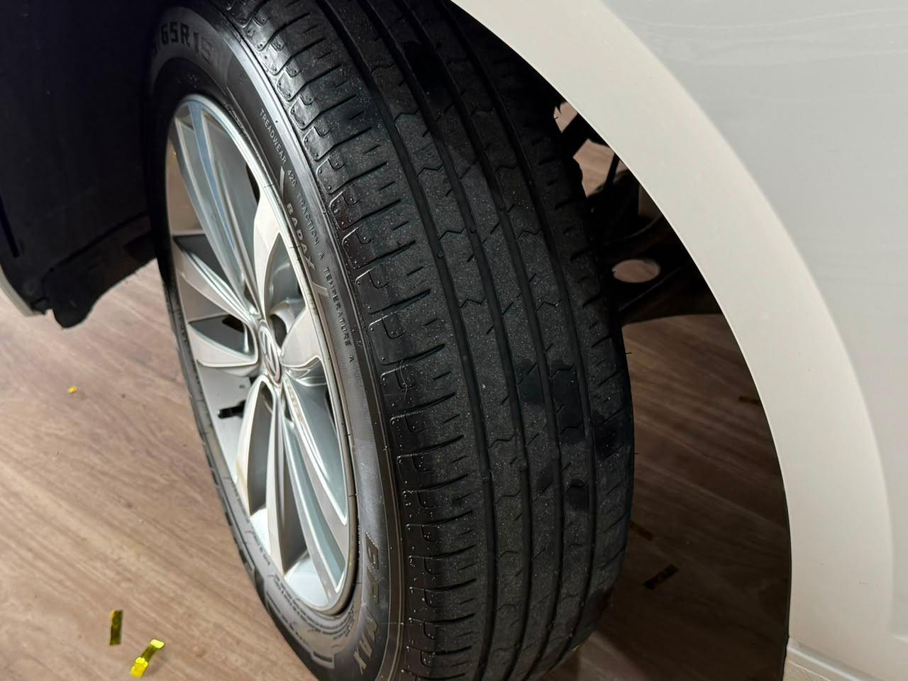 Foto numero 16 do veiculo Volkswagen Polo 1.0 Flex 12V 5p  - Branca - 2020/2021