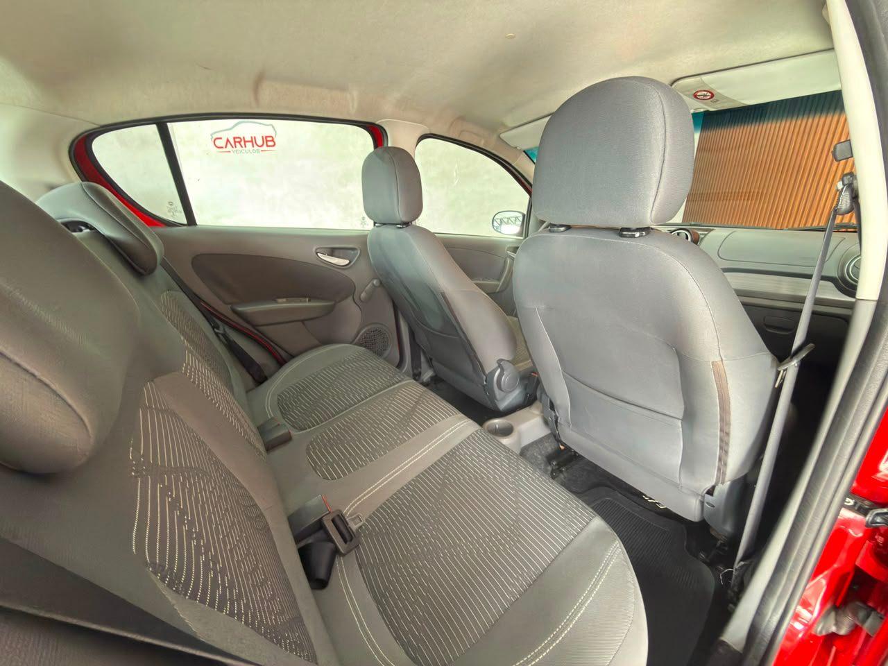Foto numero 12 do veiculo Fiat Palio ATTRACTIV 1.0 - Vermelha - 2014/2015