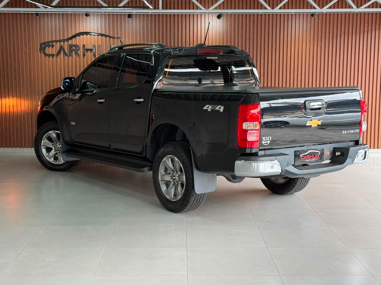 Foto numero 2 do veiculo Chevrolet S-10 Pick-up LTZ 2.8 TDI 4x4 CD Dies.Aut - Preta - 2023/2024