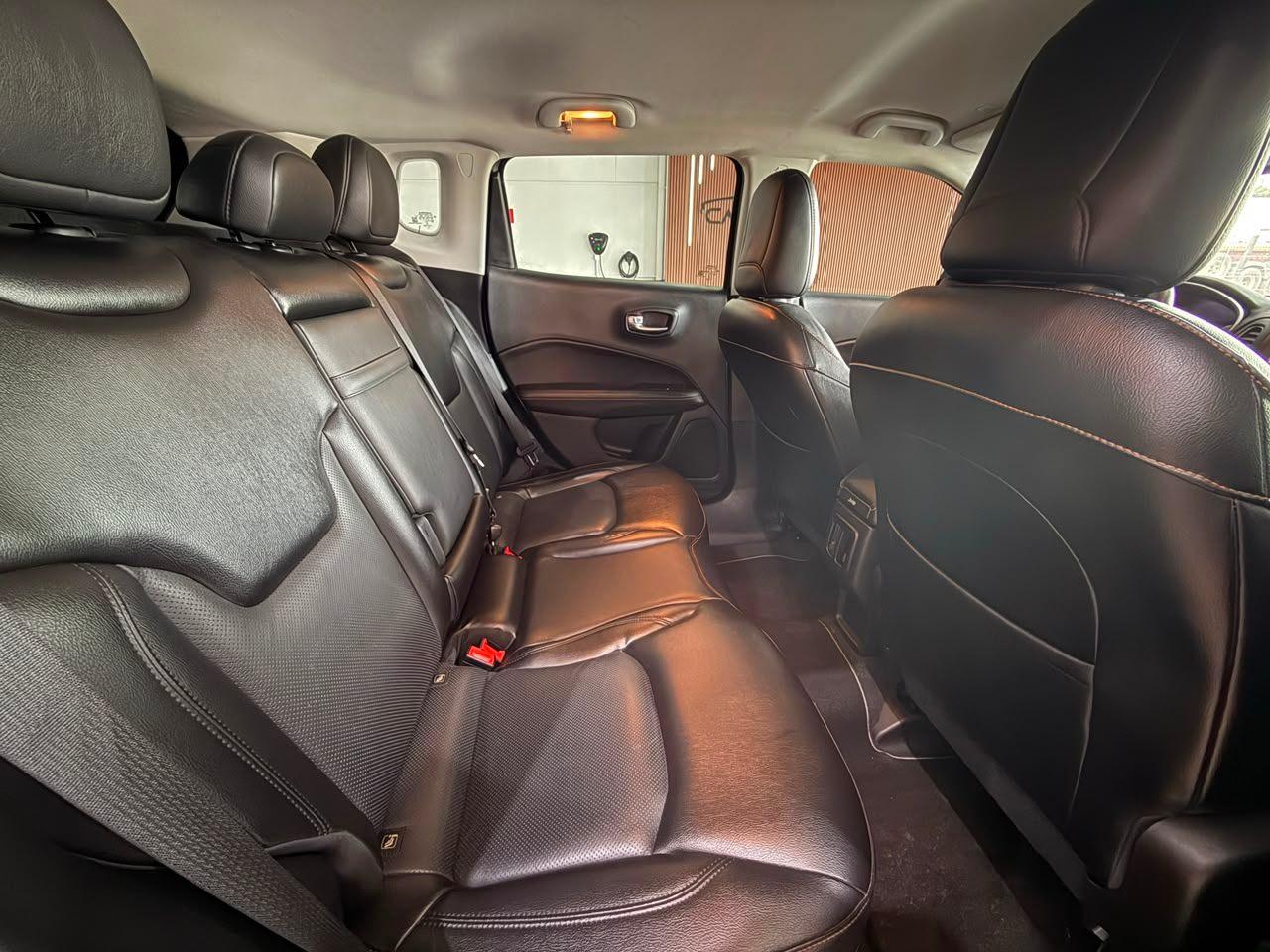 Foto numero 14 do veiculo Jeep Compass LONGITUDE 2.0 4x2 Flex 16V Aut.  - Cinza - 2020/2020