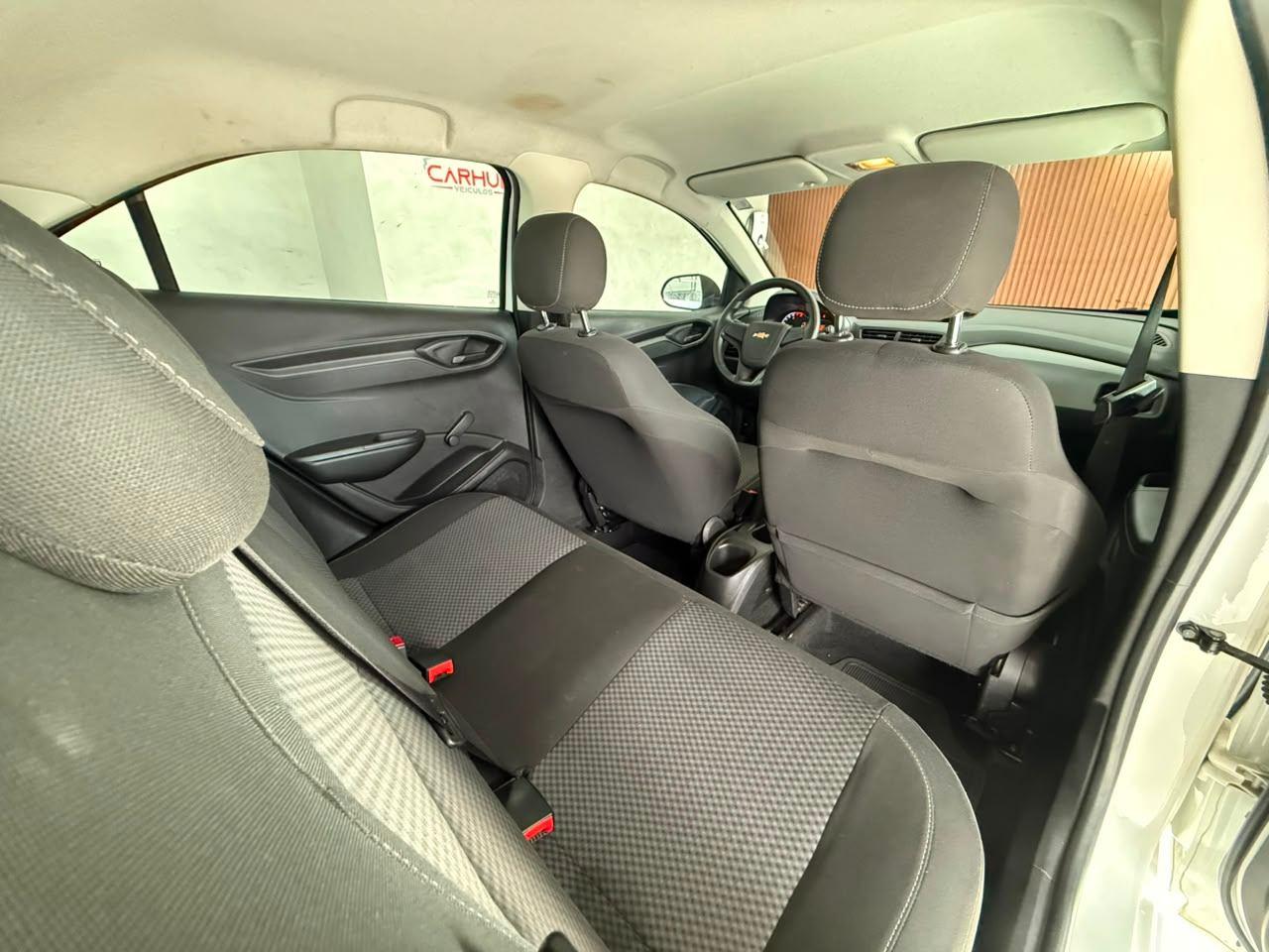Foto numero 13 do veiculo Chevrolet Onix JOY Hatch 1.0 8V Flex 5p Mec.  - Branca - 2019/2020