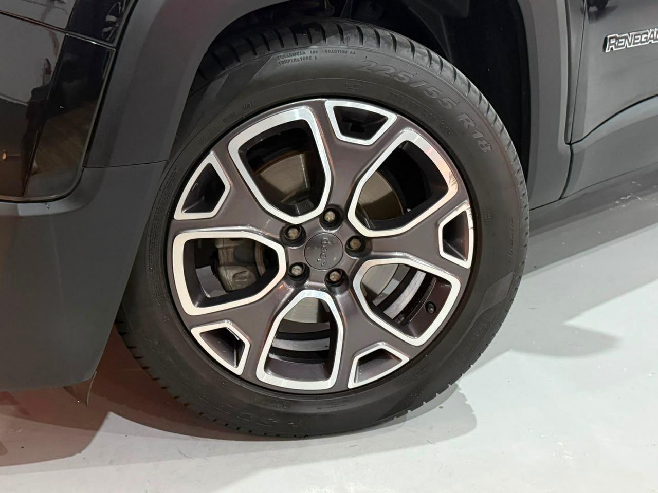 Foto numero 16 do veiculo Jeep Renegade Longitude 1.8 4x2 Flex 16V Aut.  - Preta - 2015/2016