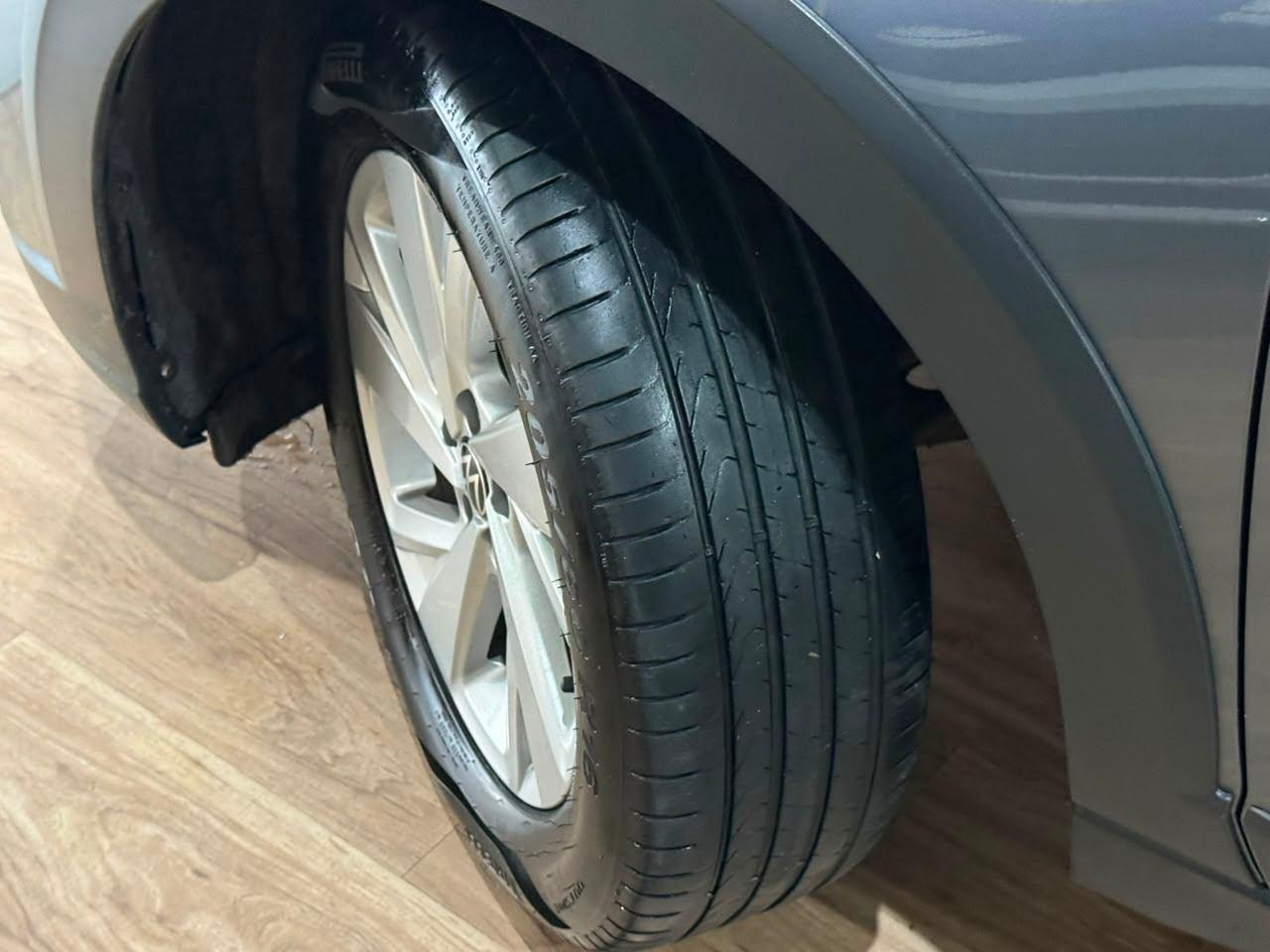 Foto numero 16 do veiculo Volkswagen Nivus Comfortline 1.0 200 TSI Flex Aut.  - Cinza - 2023/2024