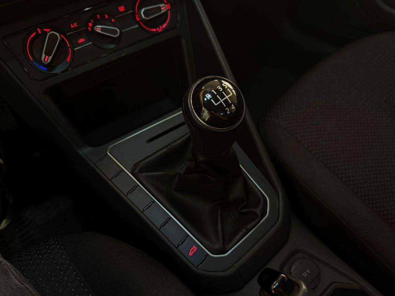 Foto numero 8 do veiculo Volkswagen Polo 1.0 Flex 12V 5p  - Branca - 2020/2021