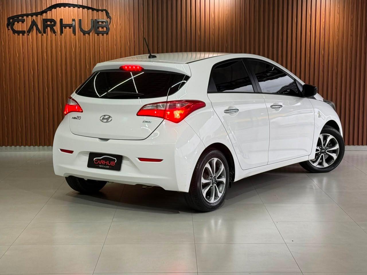 Foto numero 3 do veiculo Hyundai HB20 Copa do Mundo 1.0 Flex 12V Mec. - Branca - 2014/2015
