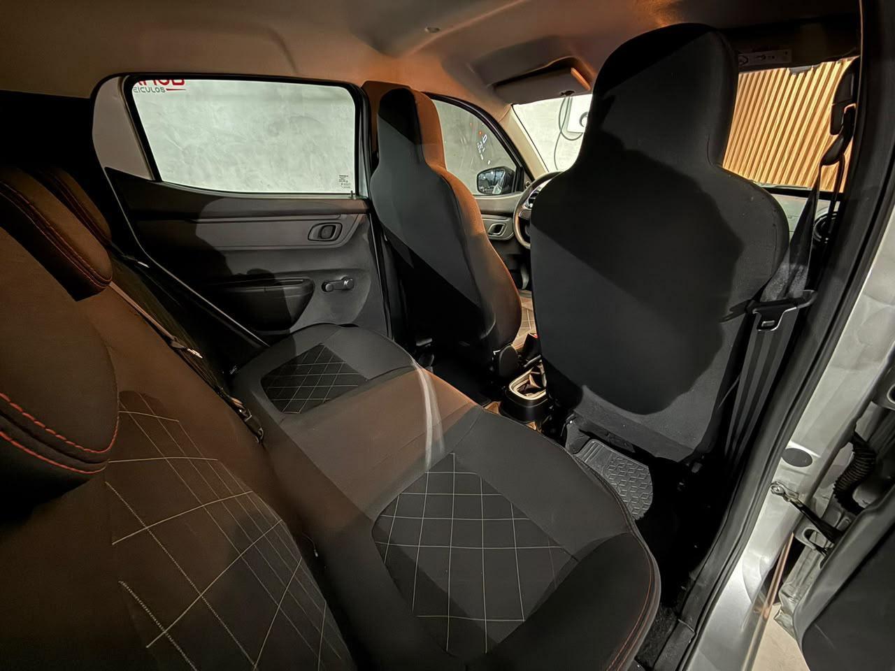 Foto numero 12 do veiculo Renault Kwid Zen 1.0 Flex 12V 5p Mec.  - Prata - 2024/2025