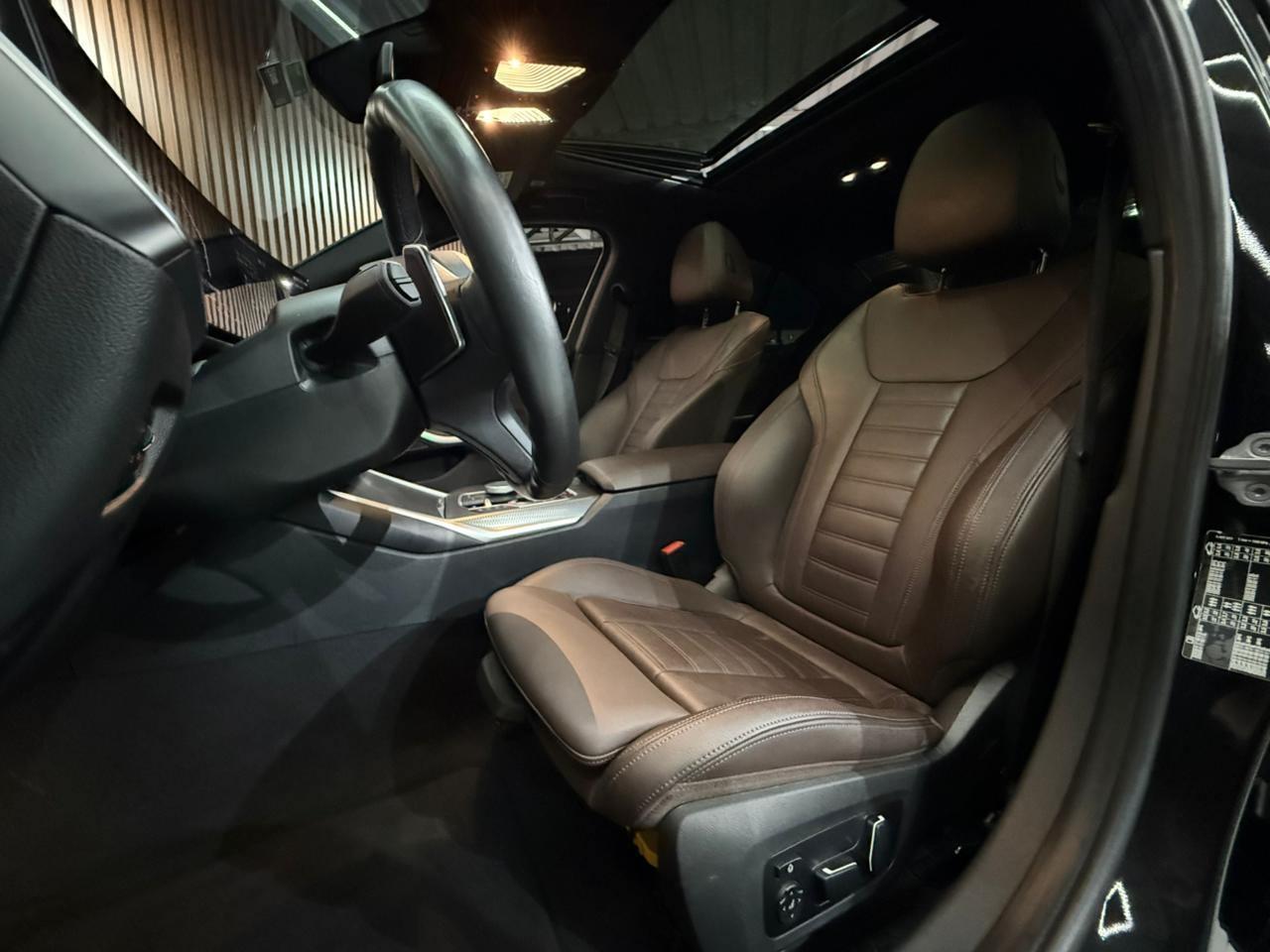 Foto numero 13 do veiculo BMW 320i M SPORT FLEX - Preta - 2024/2024