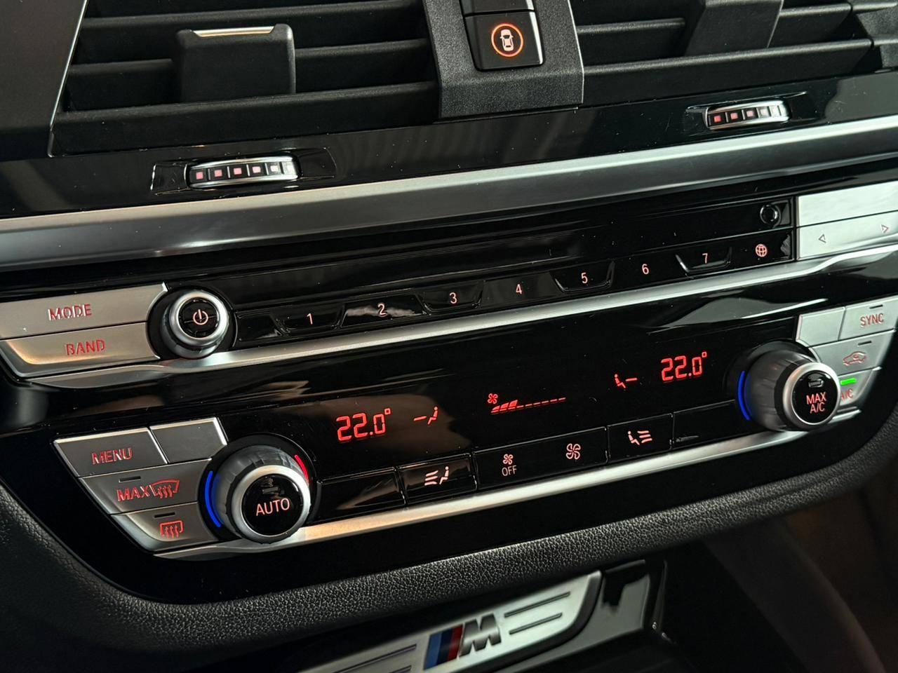 Foto numero 10 do veiculo BMW X4 M40i 3.0 Turbo 388cv Aut.  - Branca - 2020/2021