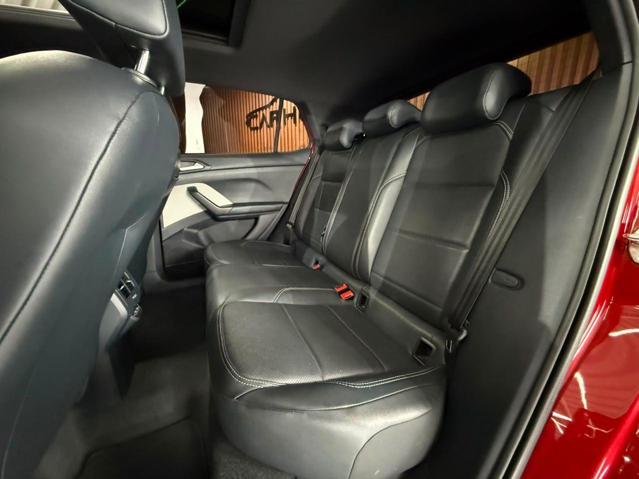 Foto numero 14 do veiculo Volkswagen T-Cross Hig. 250 TSI 1.4 Flex 16V 5p Aut  - Vermelha - 2022/2022
